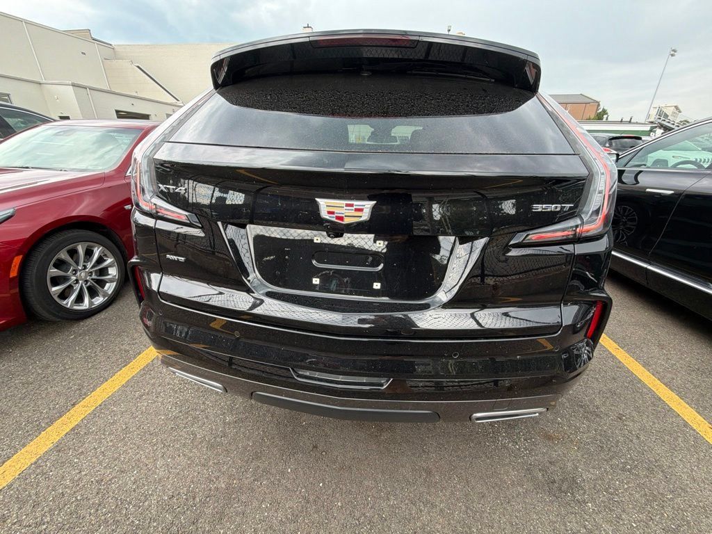 Used 2024 Cadillac XT4 Sport AWD/4WD image 7