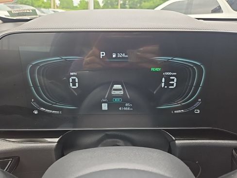 Used 2024 Kia Niro EX FWD image 49
