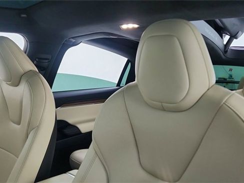 Used 2024 Tesla Model X image 36