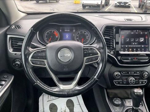 Used 2019 Jeep Cherokee Limited image 5