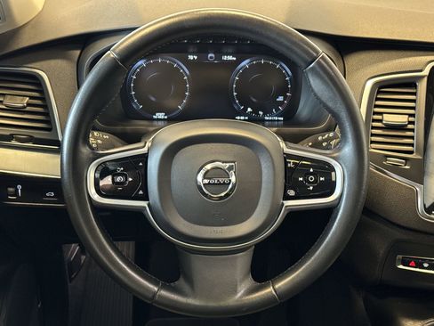Used 2022 Volvo XC90 T5 Momentum image 14
