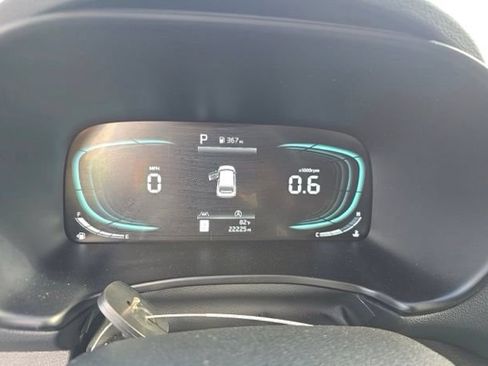 Certified 2025 Kia Soul LX w/ LX Technology Package FWD image 16