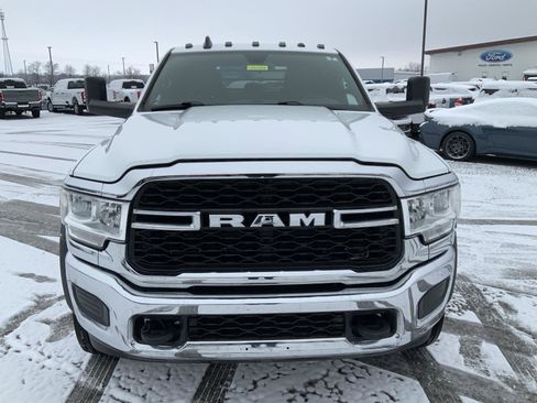 Used 2022 RAM 4500 Tradesman w/ Chrome Appearance Group image 3