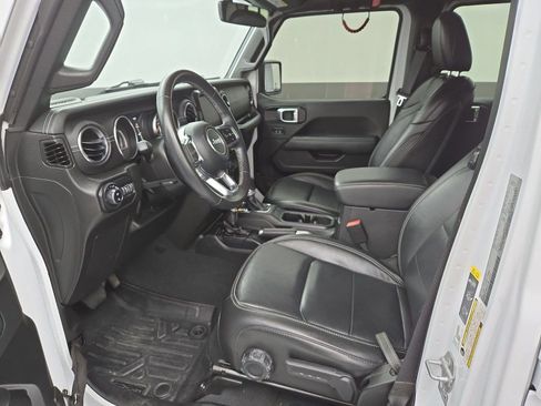 Used 2022 Jeep Gladiator Overland w/ Popular Equipment Package AWD/4WD image 16