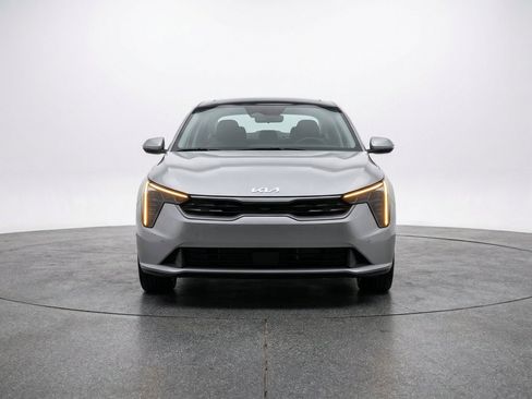 Used 2025 Kia K4 FWD image 2