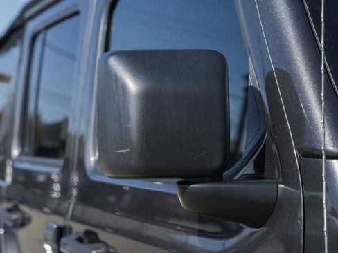 Used 2020 Jeep Wrangler Unlimited Sahara image 15