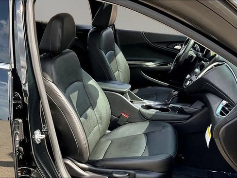 Used 2020 Chevrolet Malibu LT w/ Leather Package FWD image 28