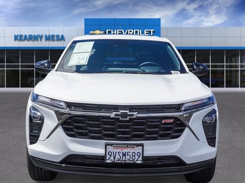 Used 2026 Chevrolet Trax RS w/ Sunroof Package FWD image 2