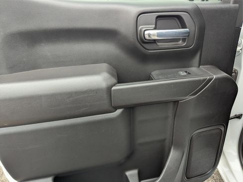 Used 2023 Chevrolet Silverado 1500 Custom image 12