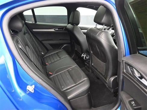 Used 2022 Alfa Romeo Stelvio Veloce image 26