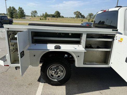 Used 2022 Ford F250 XL w/ Power Equipment Group AWD/4WD image 14