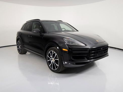 Certified 2023 Porsche Cayenne Turbo image 8