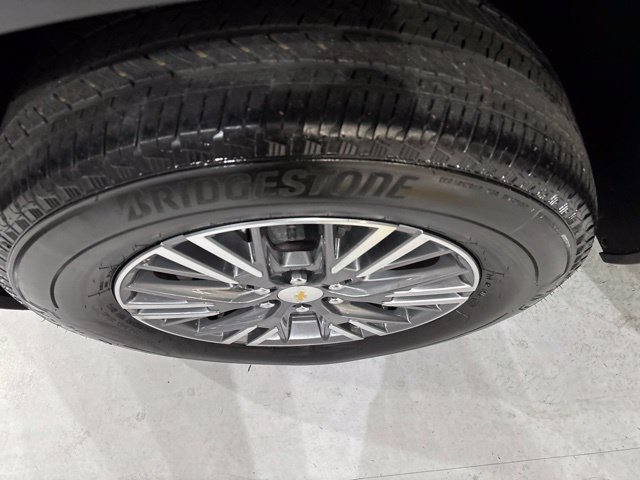 Used 2026 Chevrolet Traverse LT w/ Driver Confidence Package AWD/4WD image 27