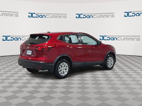 Used 2018 Nissan Rogue Sport S FWD image 8
