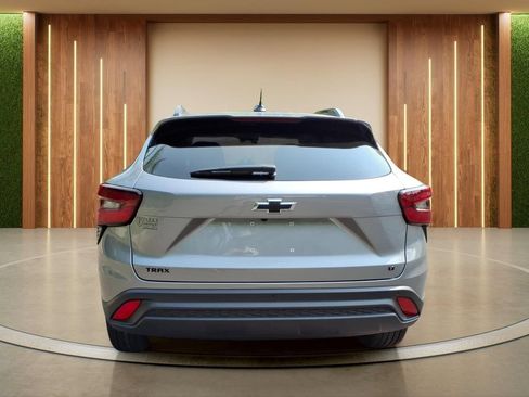 New 2026 Chevrolet Trax LT w/ Driver Confidence Package FWD image 28