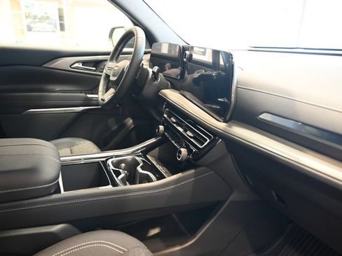 New 2026 Chevrolet Traverse LT w/ LPO, Floor Liner Package FWD image 14
