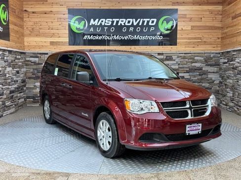 Used 2019 Dodge Grand Caravan SE w/ Power Convenience Group I FWD image 2