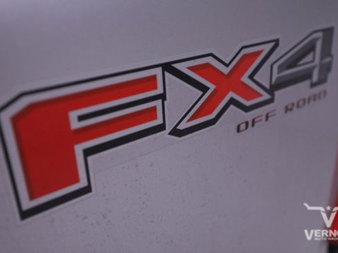 Used 2023 Ford F250 Lariat w/ Chrome Package image 12