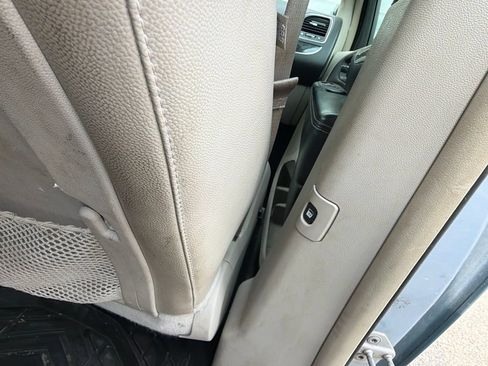 Used 2013 Chrysler Town & Country Touring-L w/ Entertainment Group #2 FWD image 25