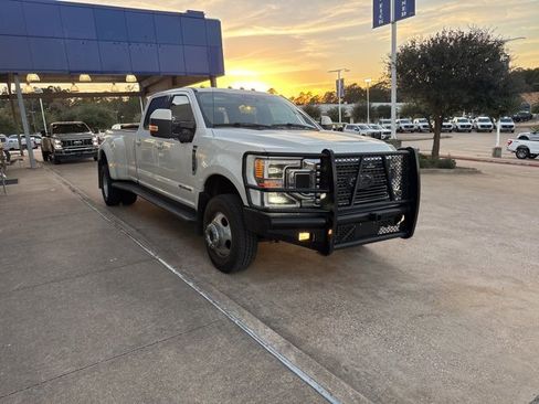 Used 2020 Ford F350 Lariat w/ Lariat Ultimate Package image 2