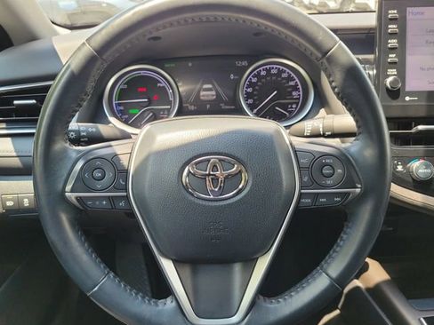 Used 2021 Toyota Camry XLE image 14