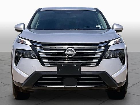 Used 2025 Nissan Rogue SV FWD image 4