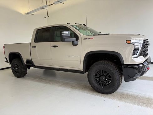 New 2026 Chevrolet Silverado 2500 ZR2 AWD/4WD image 1