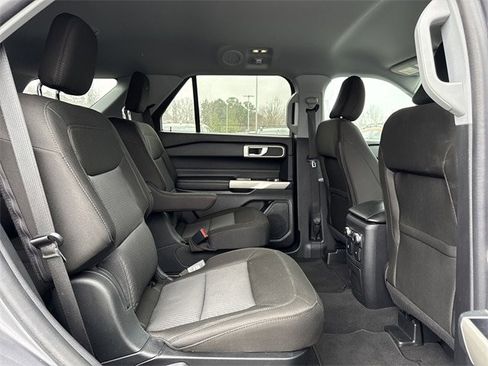 Used 2022 Ford Explorer XLT image 16