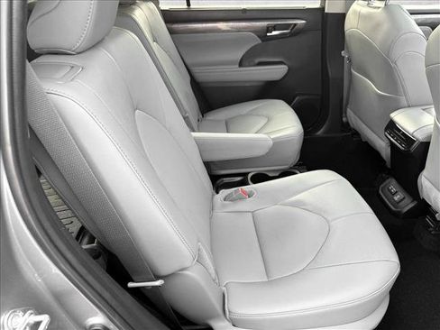 Certified 2026 Toyota Highlander Limited image 19