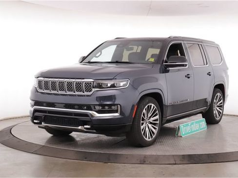 Used 2024 Jeep Grand Wagoneer Series III w/ HD Trailer Tow Package AWD/4WD image 10