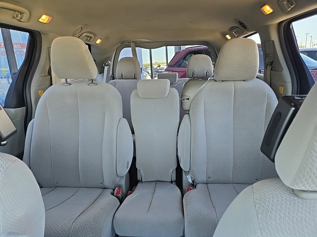 Used 2013 Toyota Sienna LE FWD image 10