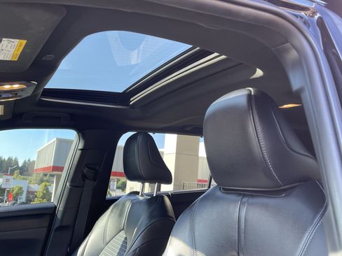Used 2022 Toyota Highlander XSE AWD/4WD image 18