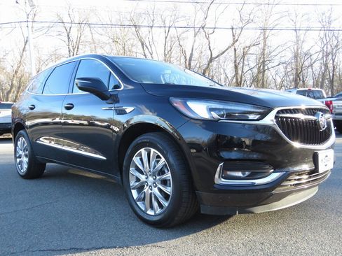 Used 2021 Buick Enclave Premium w/ Sun and Sites Package image 3