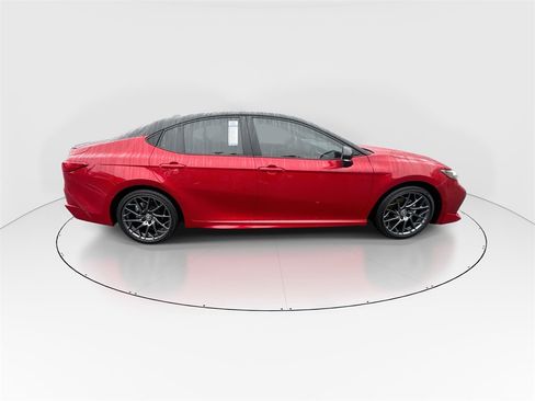 Used 2025 Toyota Camry XSE image 9