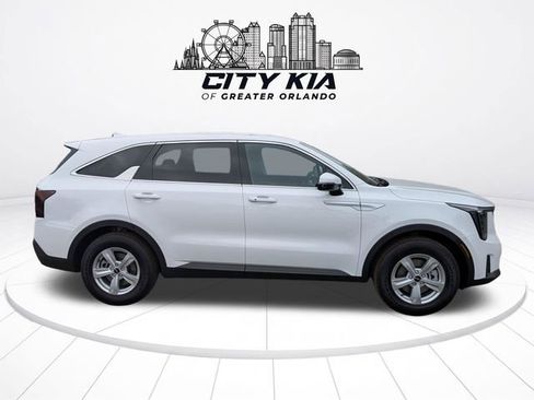 New 2026 Kia Sorento LX FWD image 7