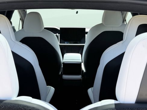 Used 2022 Tesla Model X Plaid AWD/4WD image 4