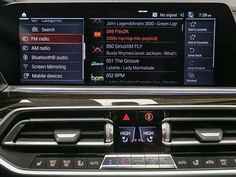 Used 2021 BMW X5 xDrive40i w/ M Sport Package image 31