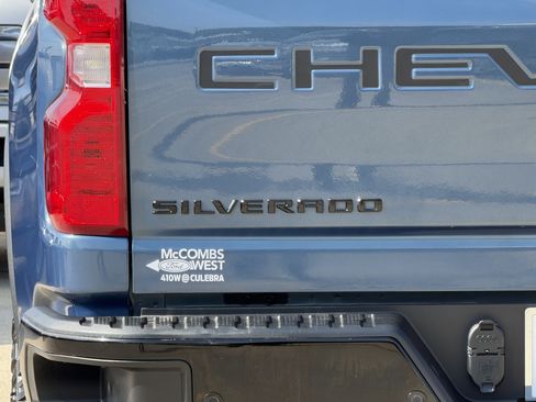Used 2025 Chevrolet Silverado 2500 Custom w/ Custom Value Package AWD/4WD image 11