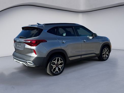 Used 2023 Kia Seltos SX w/ SX Sunroof Package image 3