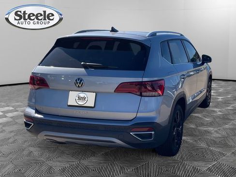 New 2024 Volkswagen Taos SE image 5