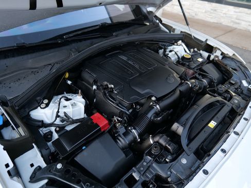 Used 2019 Jaguar F-PACE S image 53