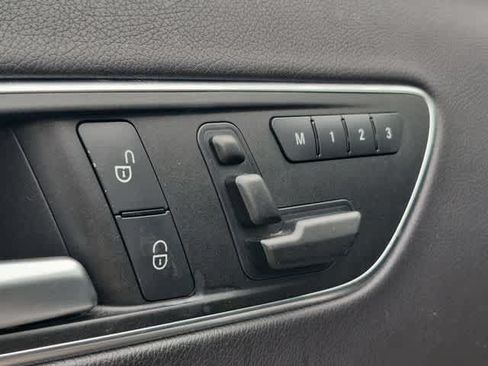 Used 2017 Mercedes-Benz GLA 250 4MATIC image 17