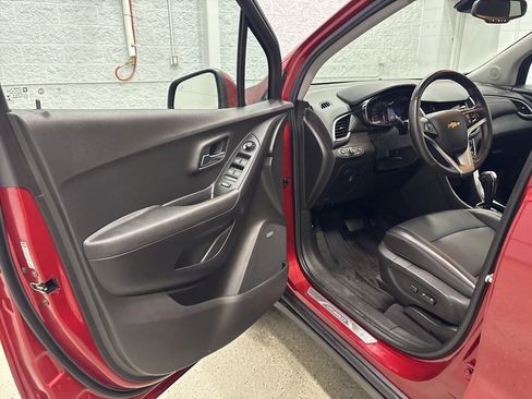 Used 2019 Chevrolet Trax Premier image 12