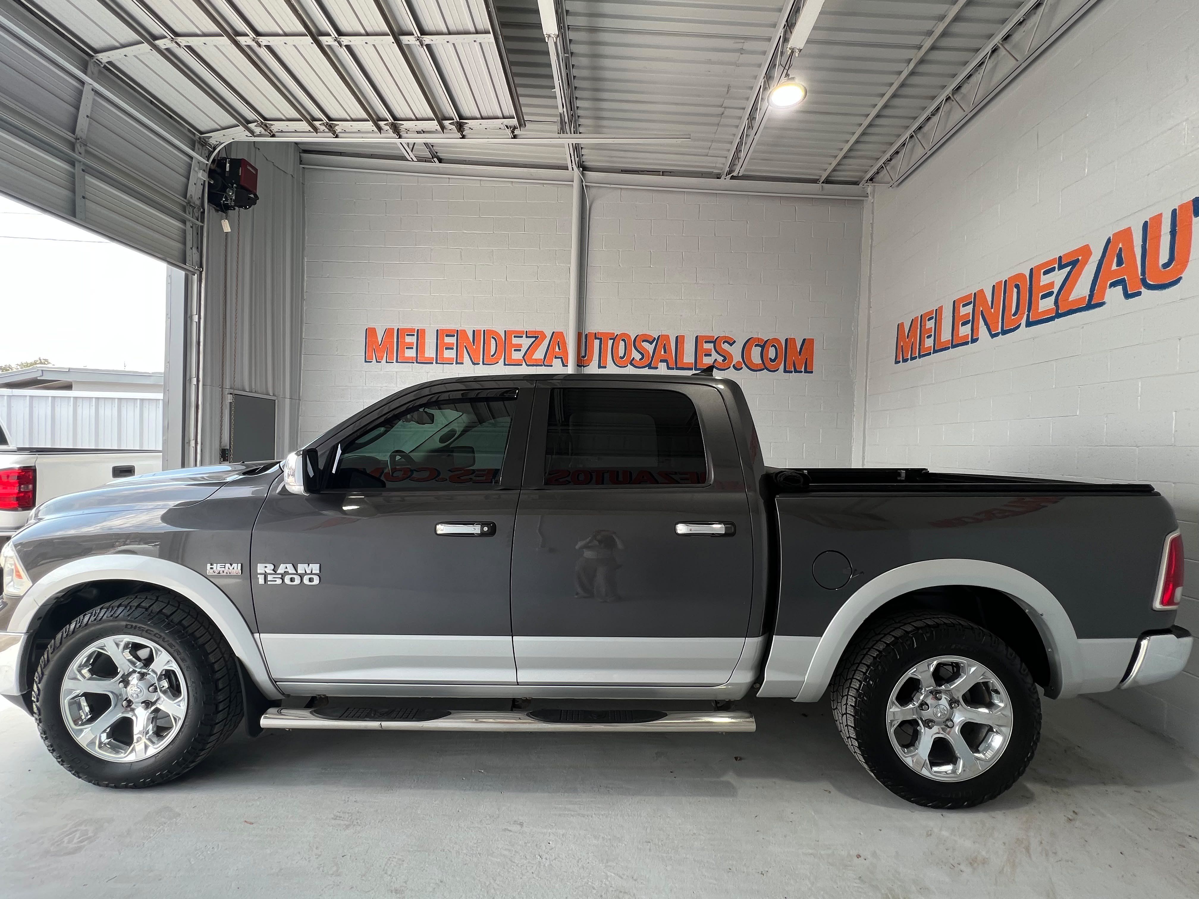 Used 2016 RAM 1500 Laramie w/ Convenience Group AWD/4WD image 2
