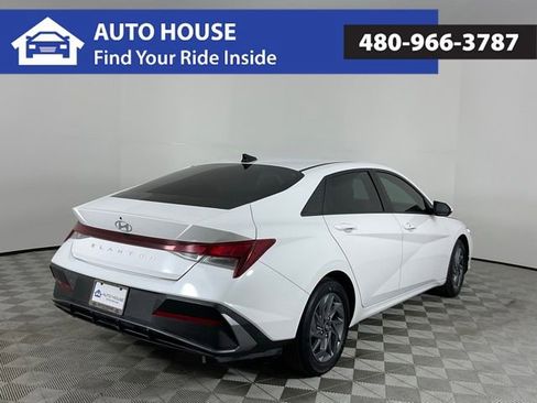 Used 2024 Hyundai Elantra SEL image 5