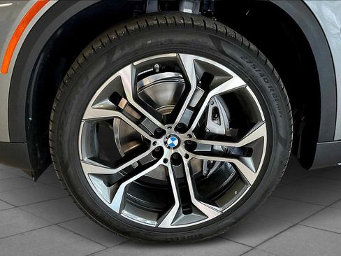 New 2026 BMW X5 xDrive40i w/ Premium Package image 11
