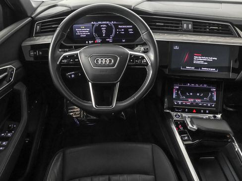 Used 2024 Audi Q8 e-tron Premium Plus w/ Premium Plus Package AWD/4WD image 40