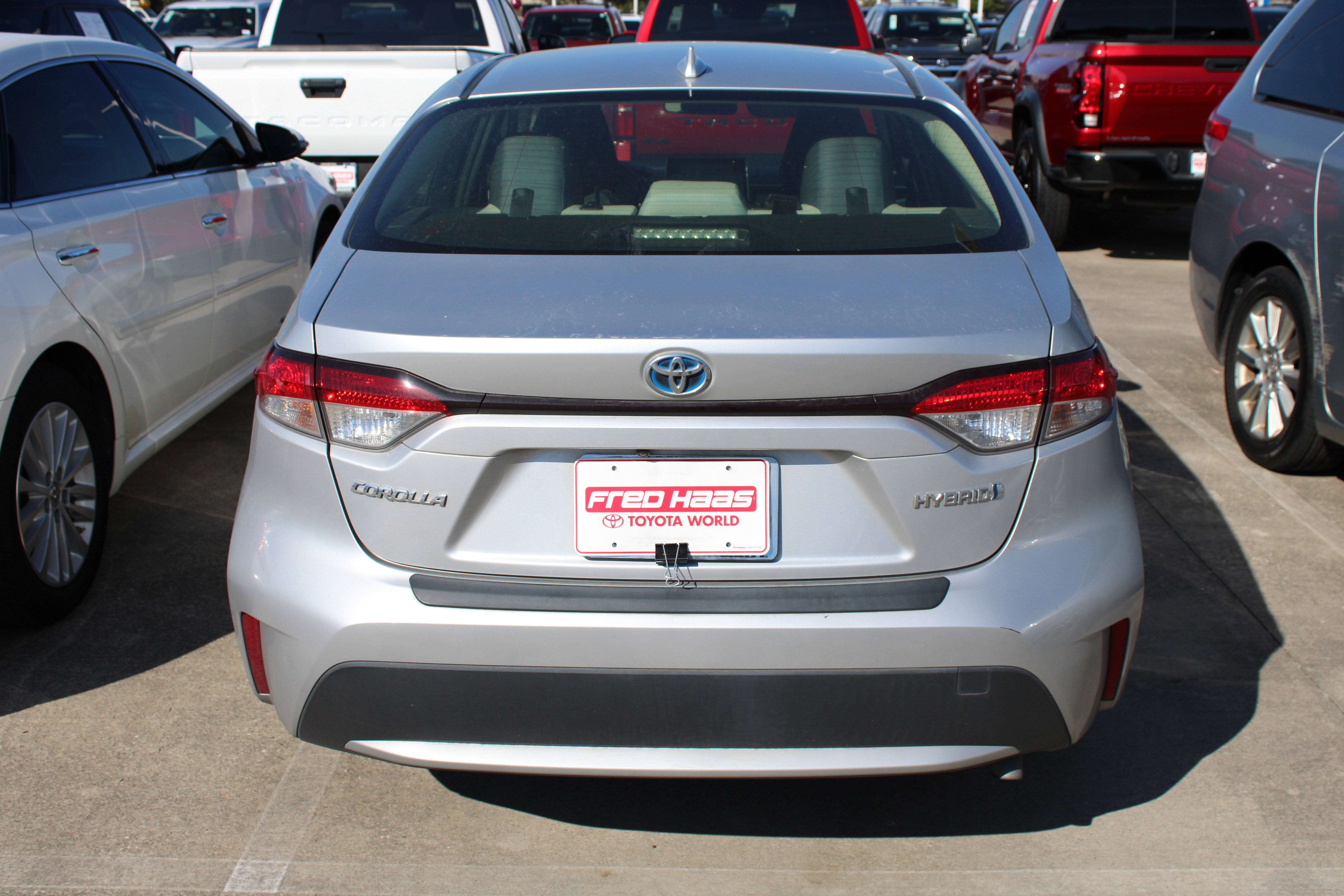 Used 2020 Toyota Corolla LE w/ Carpet Mat Package (TMS) FWD image 8
