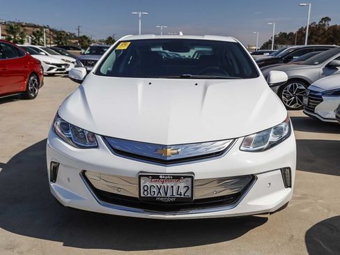 Used 2018 Chevrolet Volt Premier w/ Driver Confidence Package FWD image 2