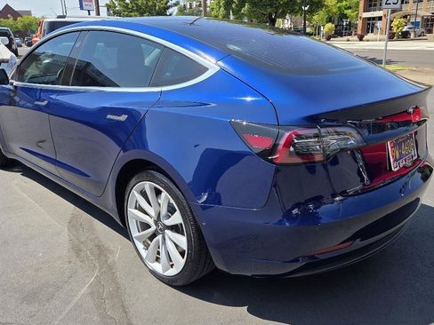 Used 2018 Tesla Model 3 Long Range RWD image 11